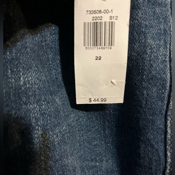 Old Navy Plus Size Kicker Boot Cut Jeans - Picture 3 of 7